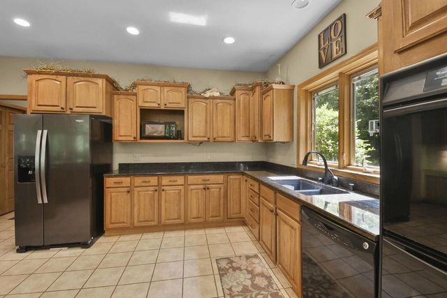 S4349 Fox Hill Circle, Baraboo, WI 53913