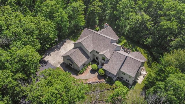S4349 Fox Hill Circle, Baraboo, WI 53913