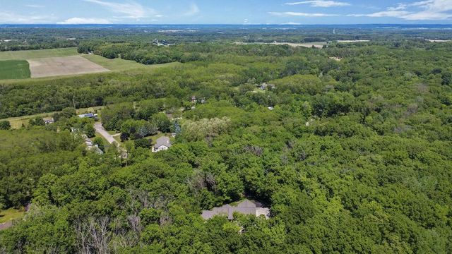 S4349 Fox Hill Circle, Baraboo, WI 53913
