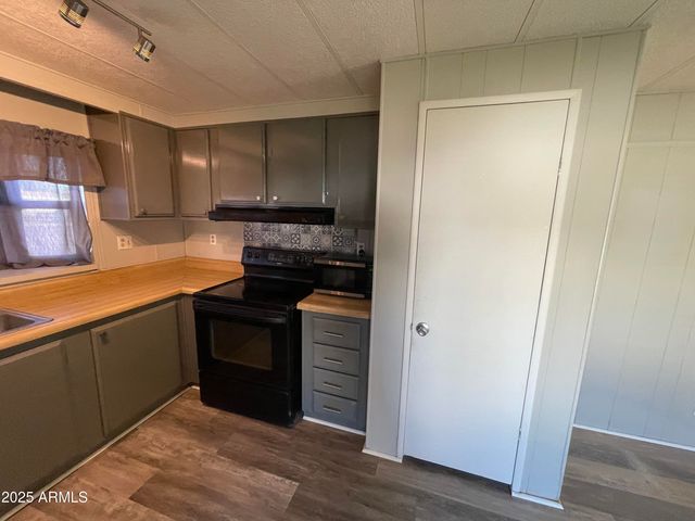 1776 S LAWSON Drive, Apache Junction, AZ 85120