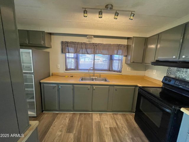 1776 S LAWSON Drive, Apache Junction, AZ 85120