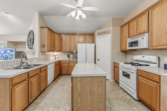 273 Sunset Path S, Conroe, TX 77316