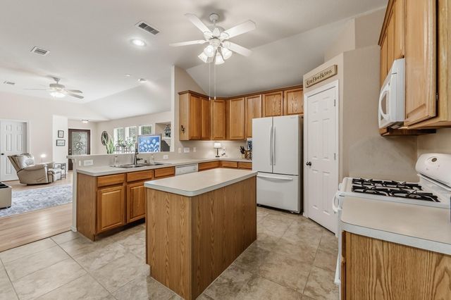 273 Sunset Path S, Conroe, TX 77316