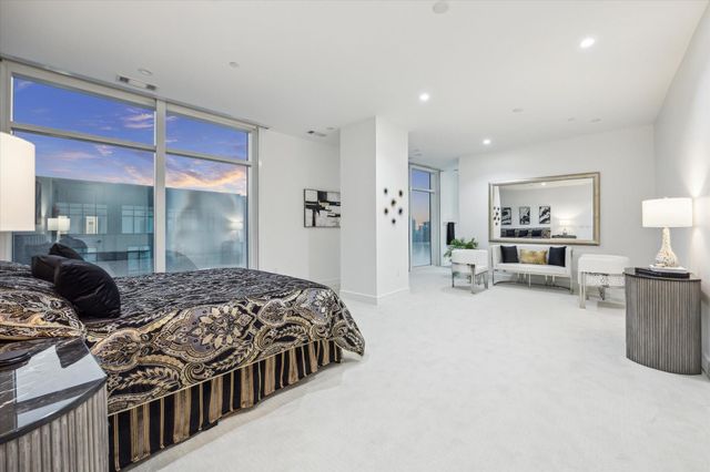 4521 San Felipe Street 2304, Houston, TX 77027