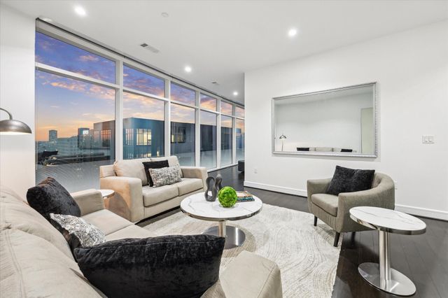 4521 San Felipe Street 2304, Houston, TX 77027