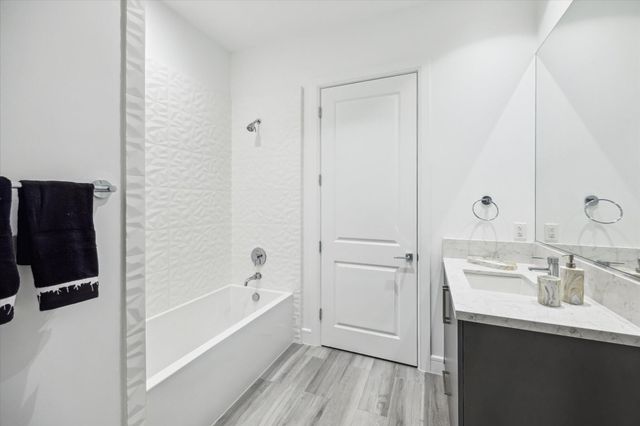 4521 San Felipe Street 2304, Houston, TX 77027