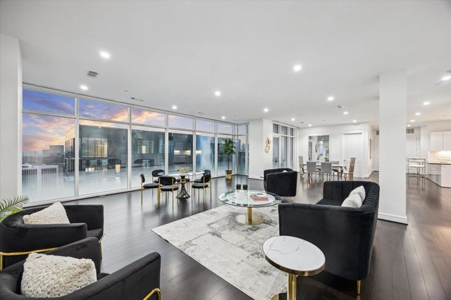 4521 San Felipe Street 2304, Houston, TX 77027