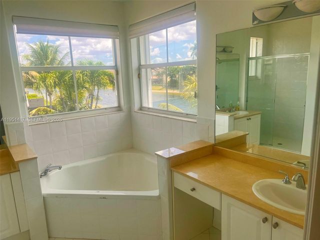 11336 NW 47th Ln, Doral, FL 33178