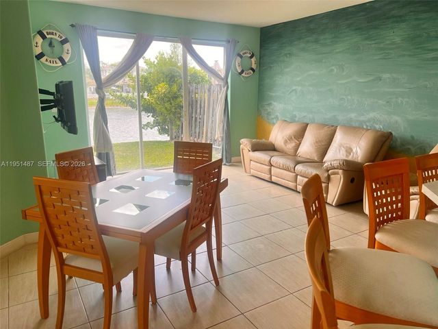 11336 NW 47th Ln, Doral, FL 33178