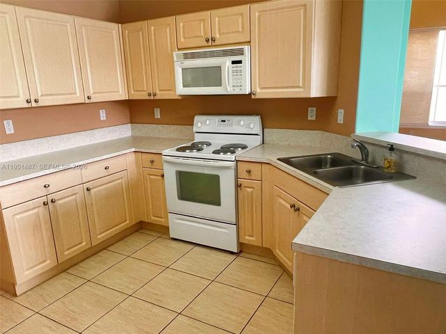 11336 NW 47th Ln, Doral, FL 33178