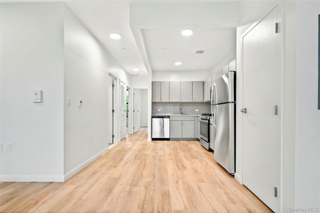 1731 Lacombe Avenue 3A, Bronx, NY 10473