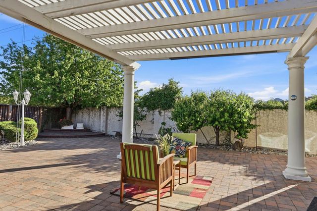 15425 La Rocca Place, Morgan Hill, CA 95037
