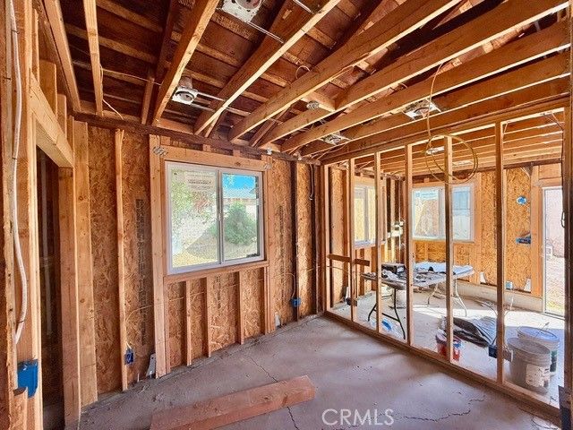 15021 15023 Sylvan, Van Nuys, CA 91411