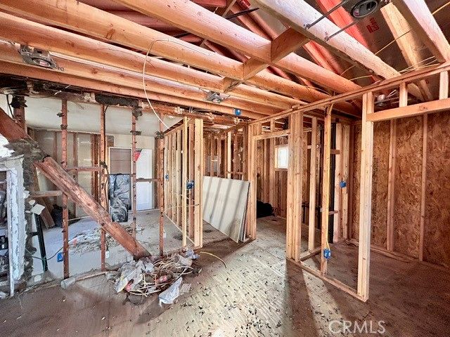 15021 15023 Sylvan, Van Nuys, CA 91411