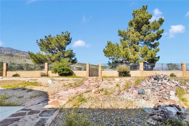 8250 Snow Cap, Pinon Hills, CA 92372