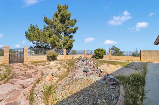 8250 Snow Cap, Pinon Hills, CA 92372