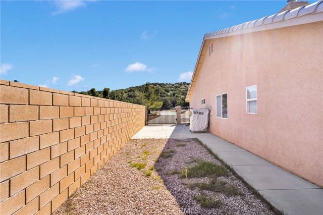 8250 Snow Cap, Pinon Hills, CA 92372