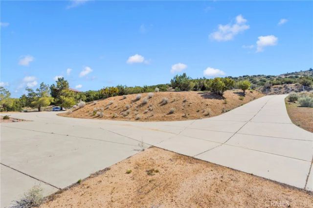 8250 Snow Cap, Pinon Hills, CA 92372