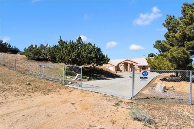 8250 Snow Cap, Pinon Hills, CA 92372