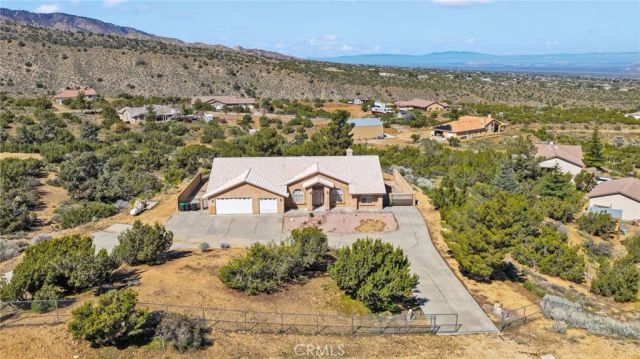 8250 Snow Cap, Pinon Hills, CA 92372