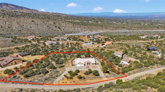 8250 Snow Cap, Pinon Hills, CA 92372