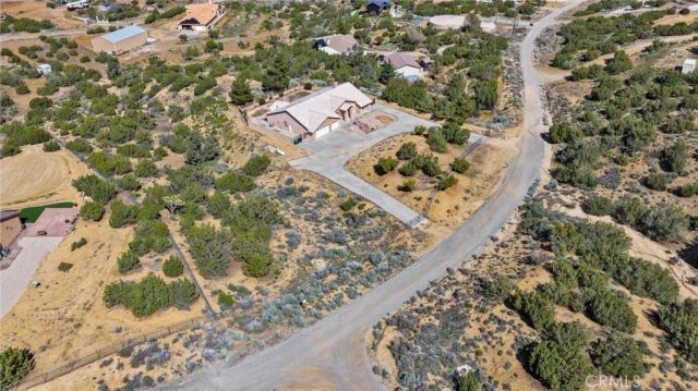 8250 Snow Cap, Pinon Hills, CA 92372