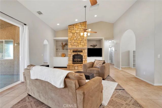 8250 Snow Cap, Pinon Hills, CA 92372