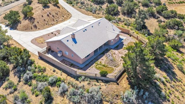 8250 Snow Cap, Pinon Hills, CA 92372