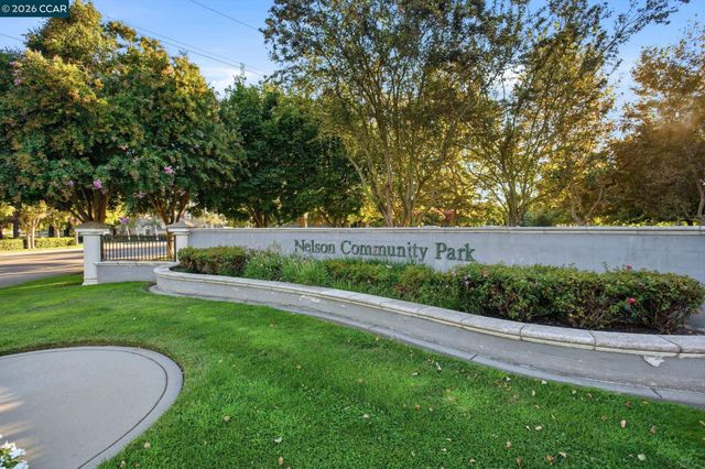 5683 Vintage Cir, Stockton, CA 95219