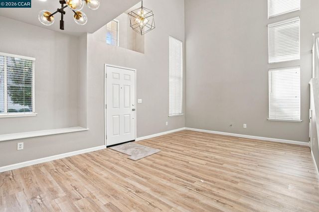 5683 Vintage Cir, Stockton, CA 95219