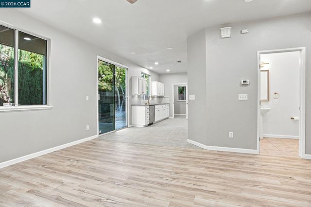 5683 Vintage Cir, Stockton, CA 95219