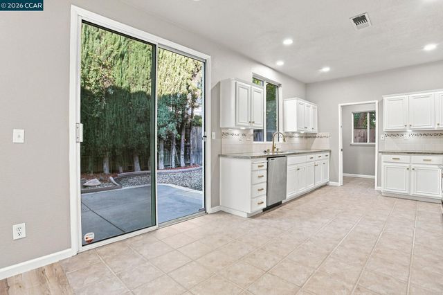 5683 Vintage Cir, Stockton, CA 95219