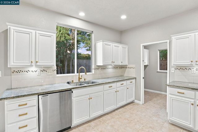 5683 Vintage Cir, Stockton, CA 95219