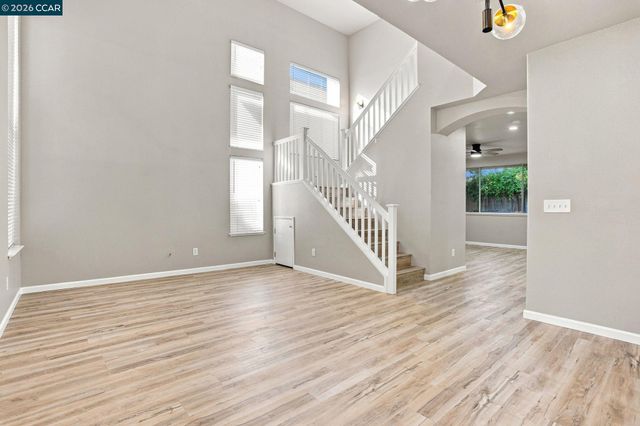 5683 Vintage Cir, Stockton, CA 95219