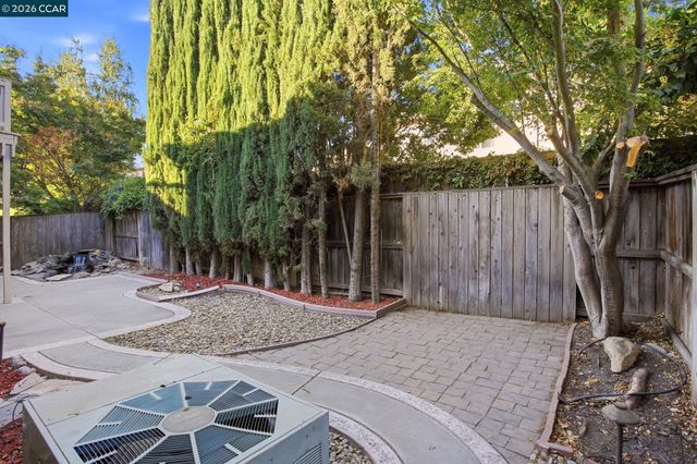 5683 Vintage Cir, Stockton, CA 95219