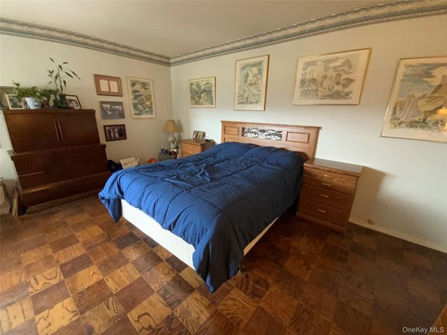 27010 Grand Central Parkway 6A, Floral Park, NY 11005