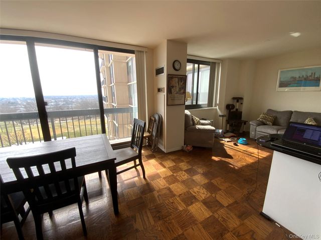 27010 Grand Central Parkway 6A, Floral Park, NY 11005