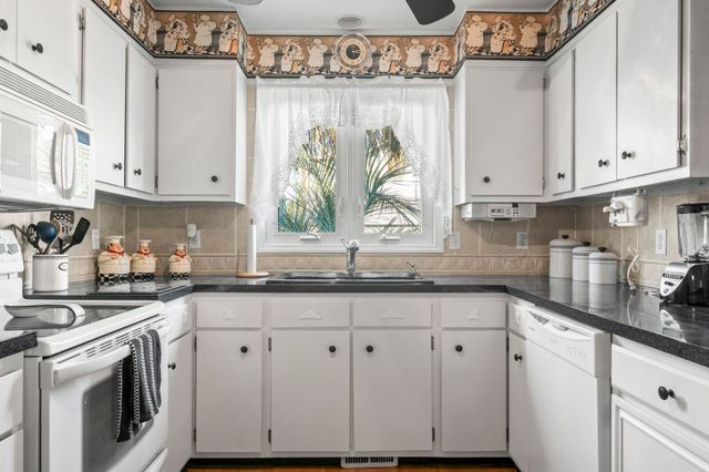 2707 Hillside Dr. S, North Myrtle Beach, SC 29582