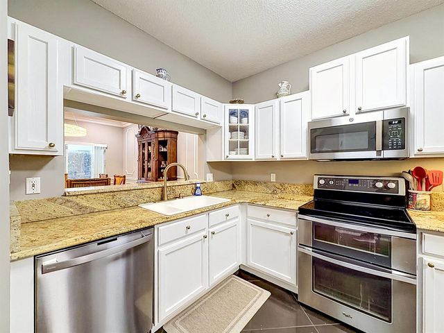 8279 Via Leonessa Drive, Boca Raton, FL 33433