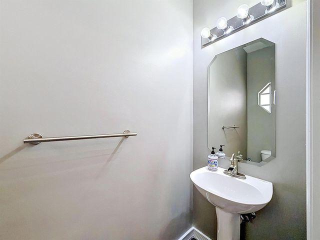 8279 Via Leonessa Drive, Boca Raton, FL 33433