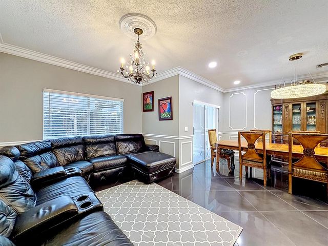8279 Via Leonessa Drive, Boca Raton, FL 33433