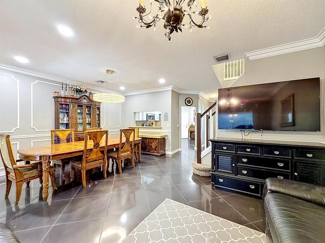 8279 Via Leonessa Drive, Boca Raton, FL 33433