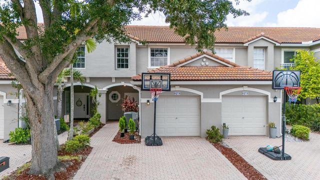 8279 Via Leonessa Drive, Boca Raton, FL 33433