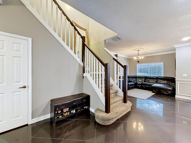 8279 Via Leonessa Drive, Boca Raton, FL 33433