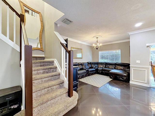 8279 Via Leonessa Drive, Boca Raton, FL 33433