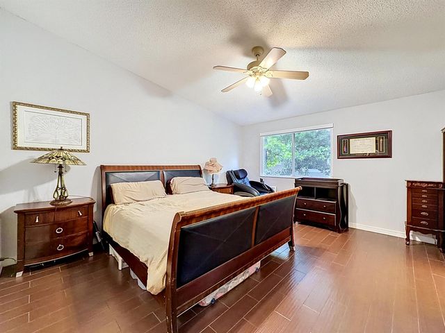 8279 Via Leonessa Drive, Boca Raton, FL 33433