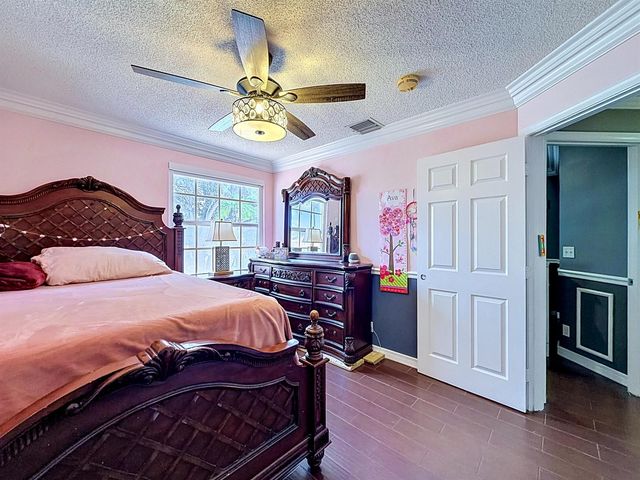 8279 Via Leonessa Drive, Boca Raton, FL 33433