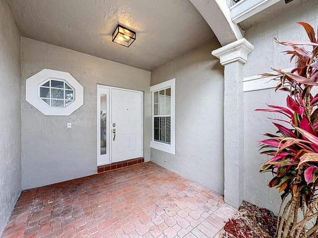 8279 Via Leonessa Drive, Boca Raton, FL 33433