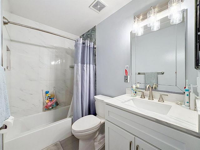 8279 Via Leonessa Drive, Boca Raton, FL 33433