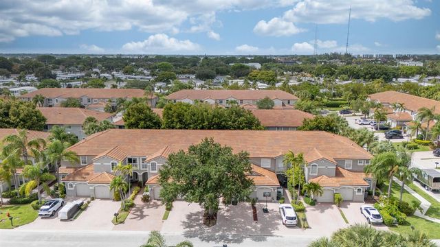 8279 Via Leonessa Drive, Boca Raton, FL 33433